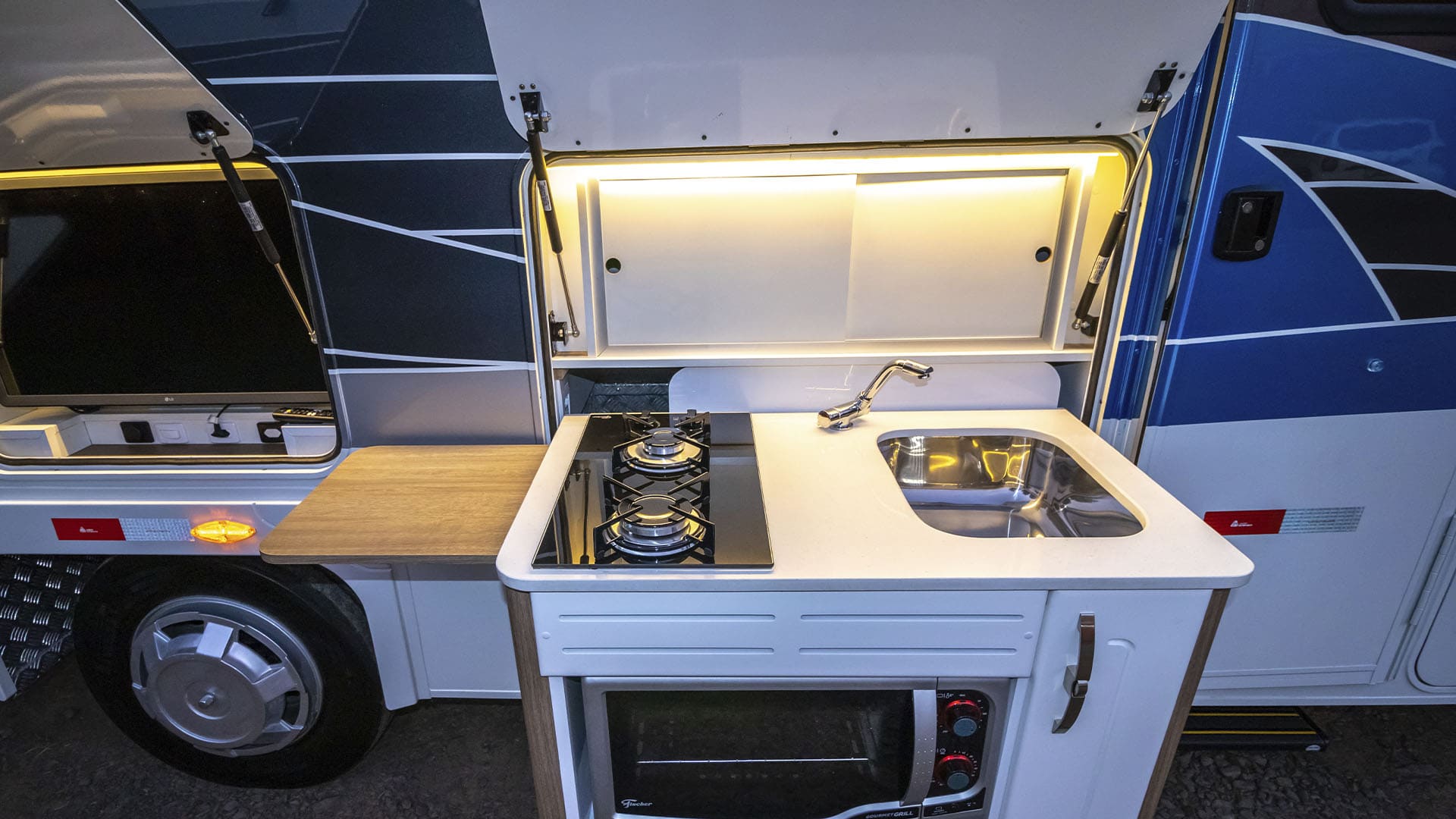 Confident 8.7 - External 6