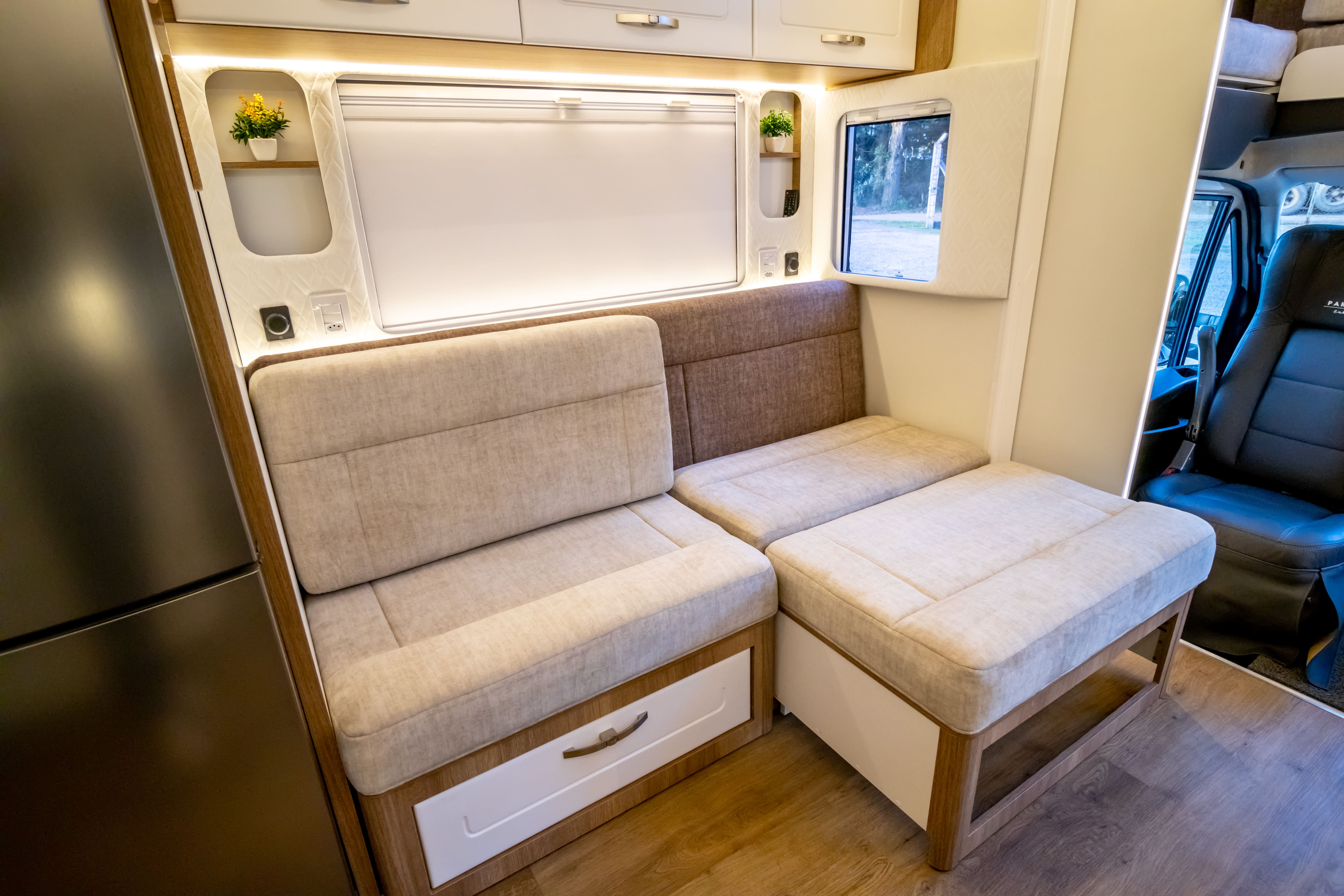 Confident 8.7 - Internal 6