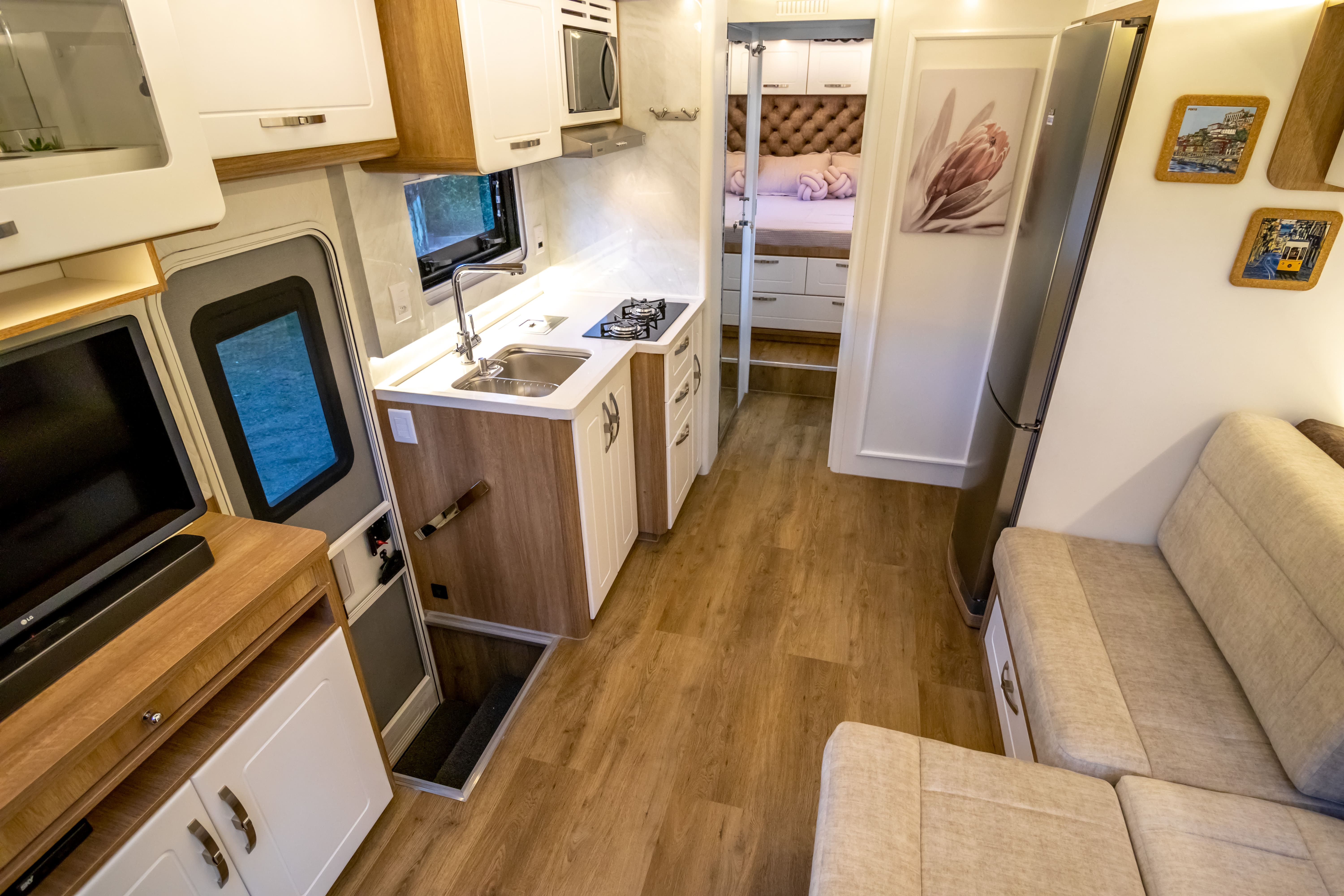 Confident 8.7 - Internal 8