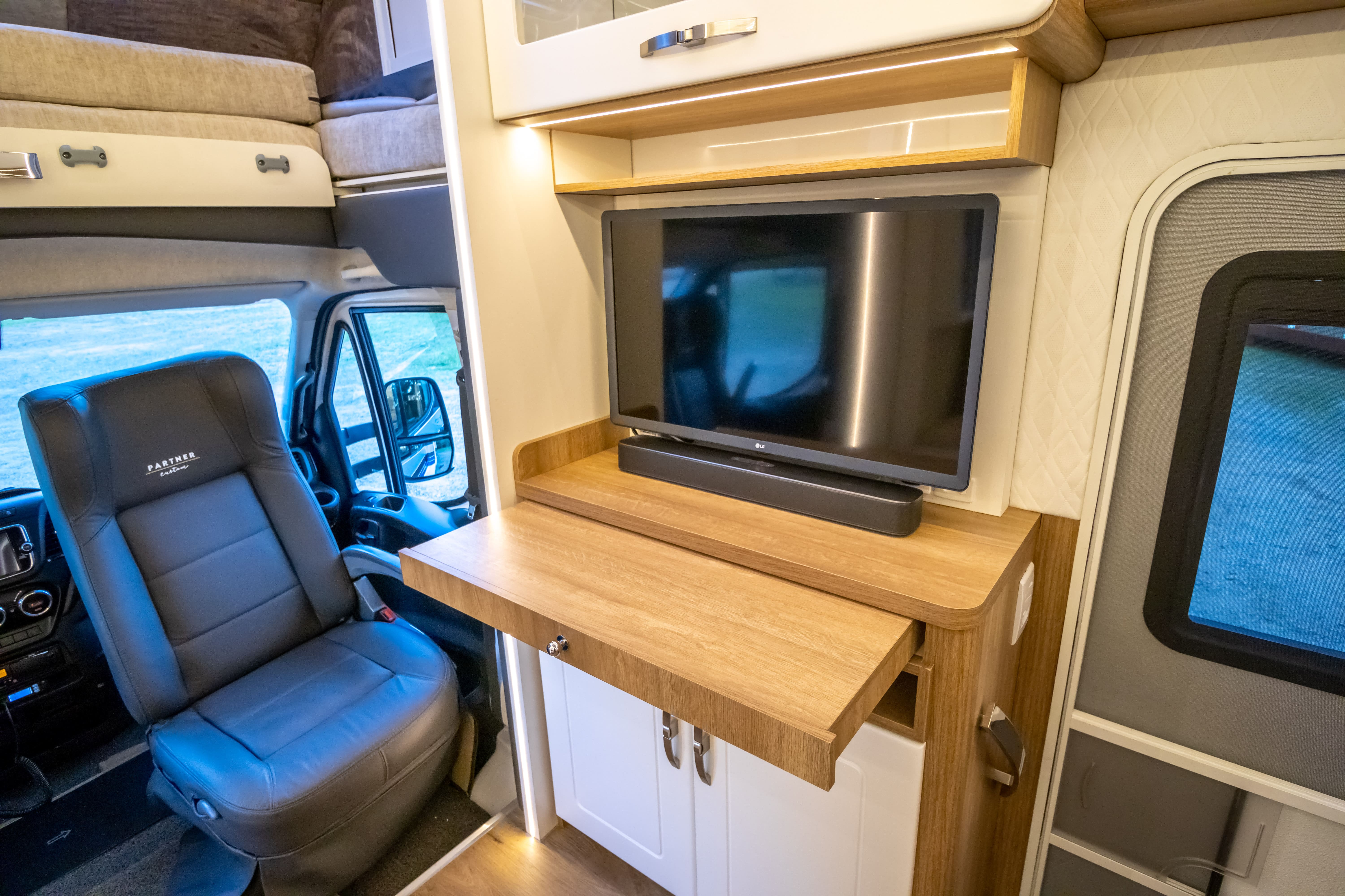 Confident 8.7 - Internal 9