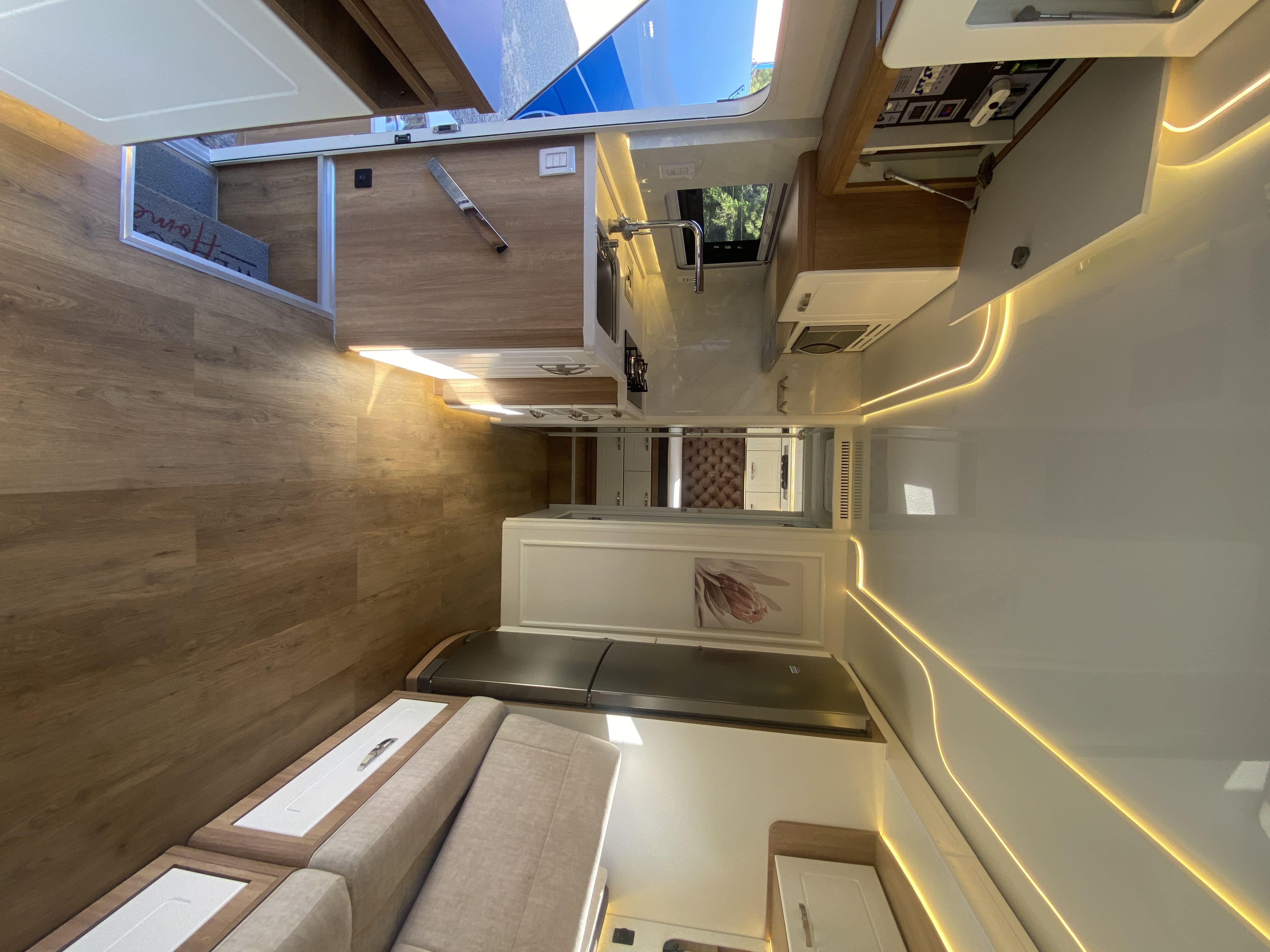 Confident 8.7 - Internal 18