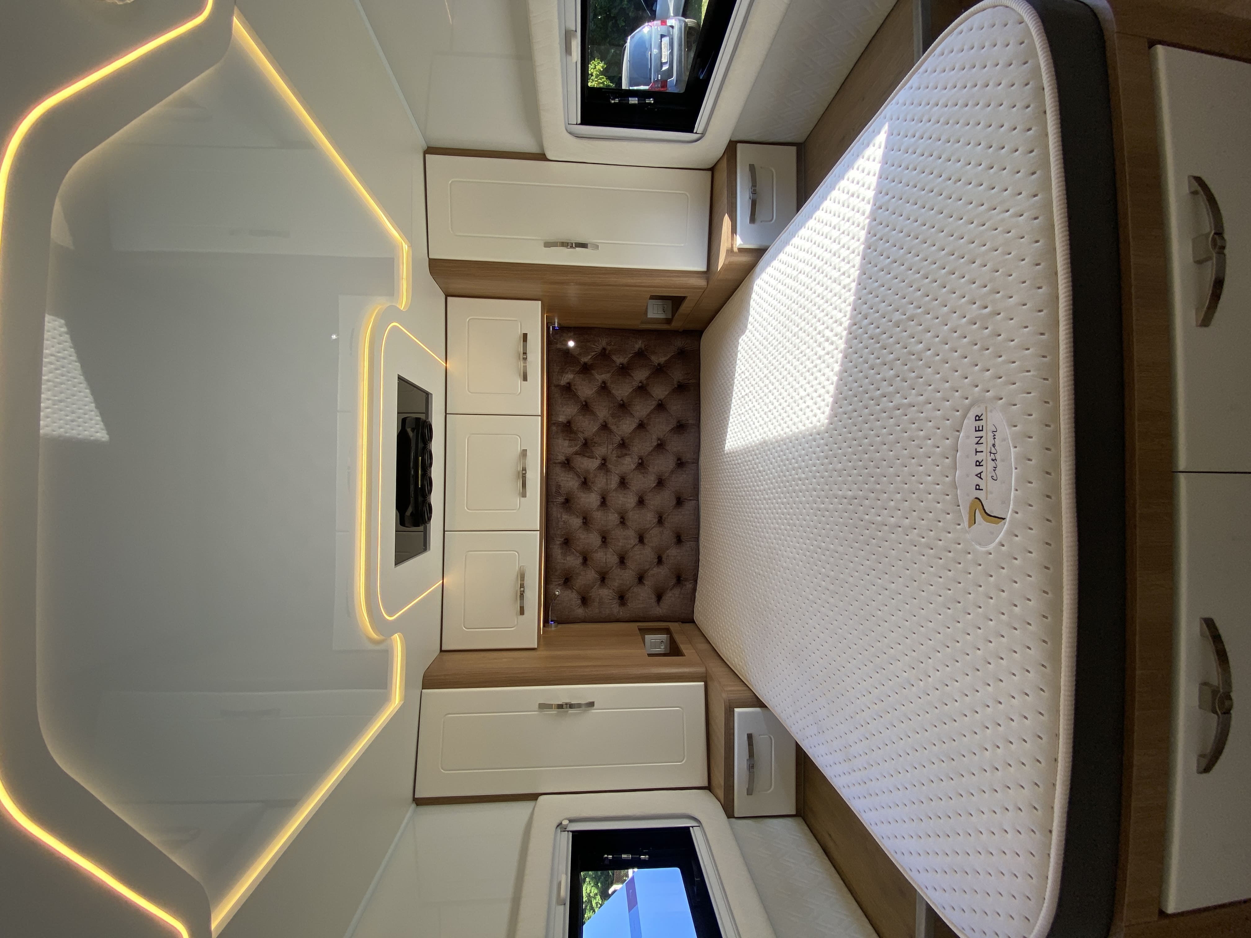 Confident 8.7 - Internal 21