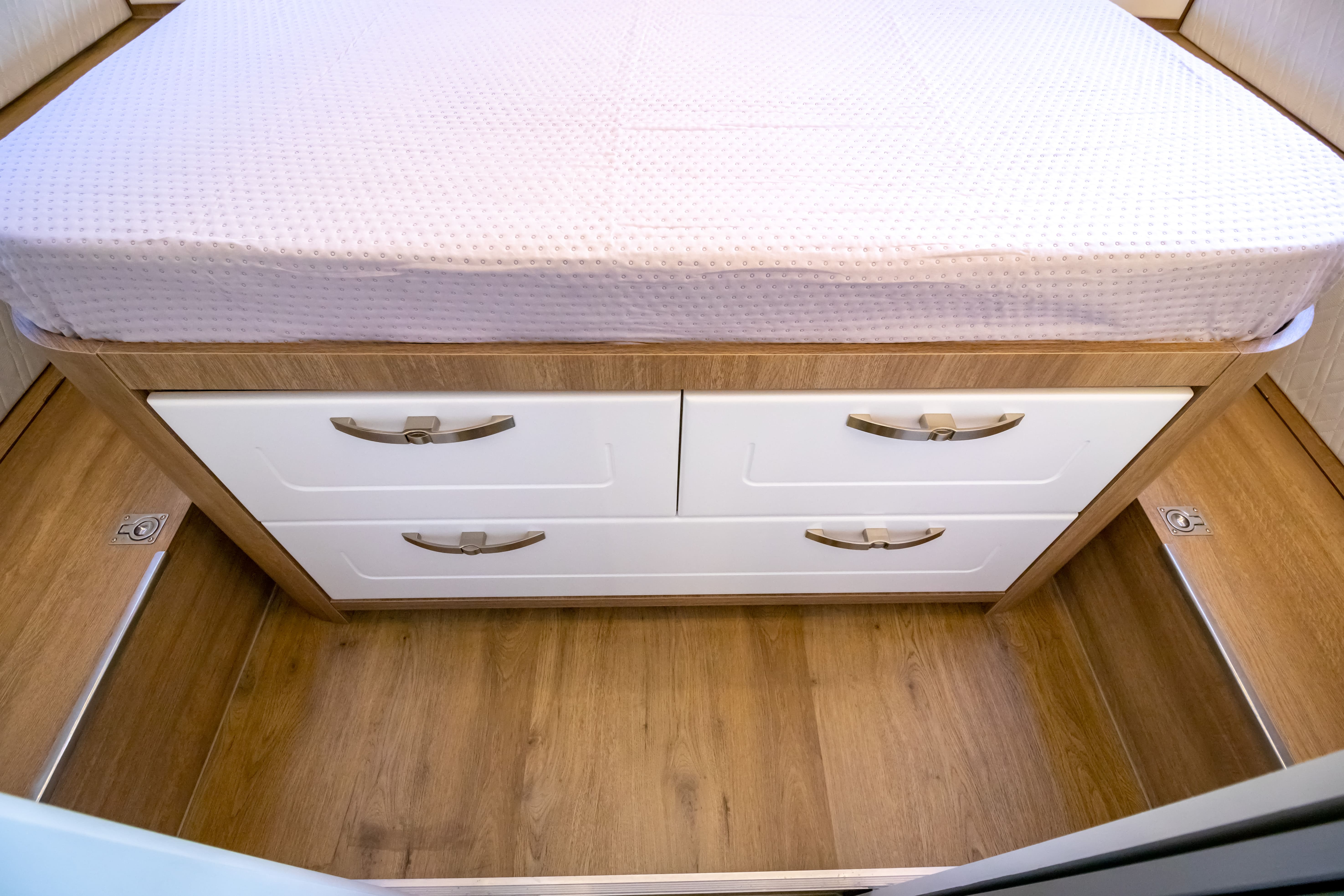 Confident 8.7 - Internal 24