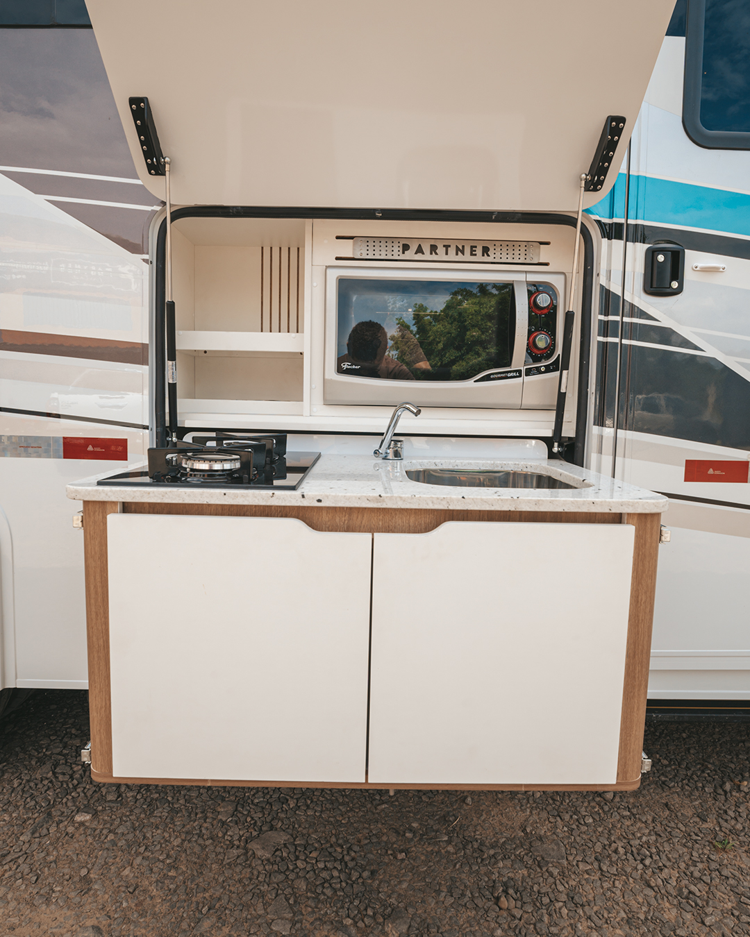 Confident 8.7 - External 22