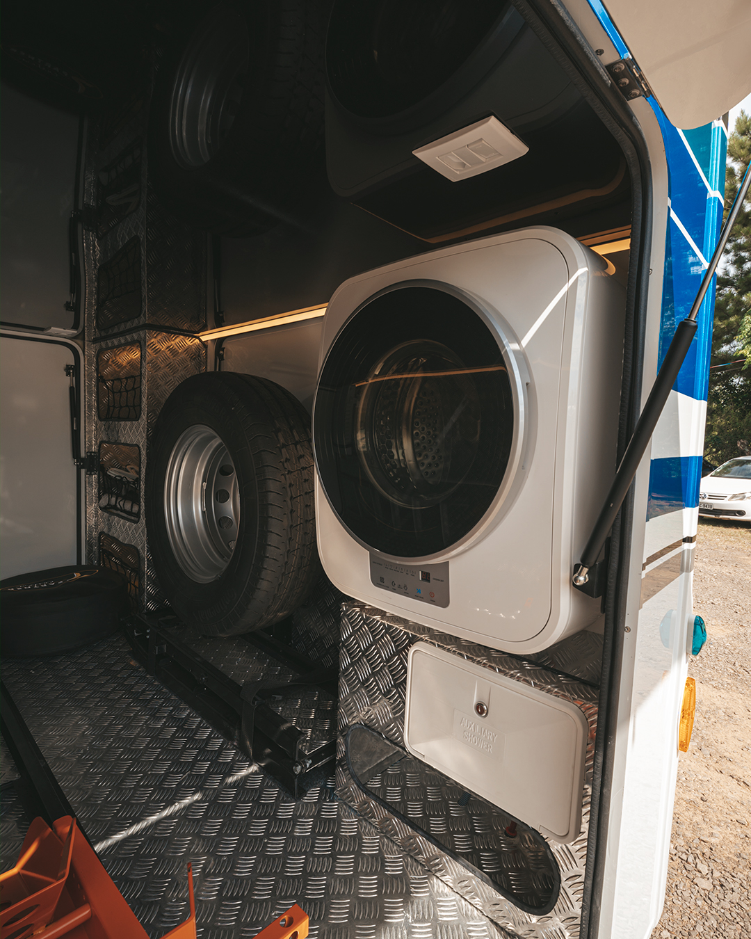 Confident 8.7 - External 23