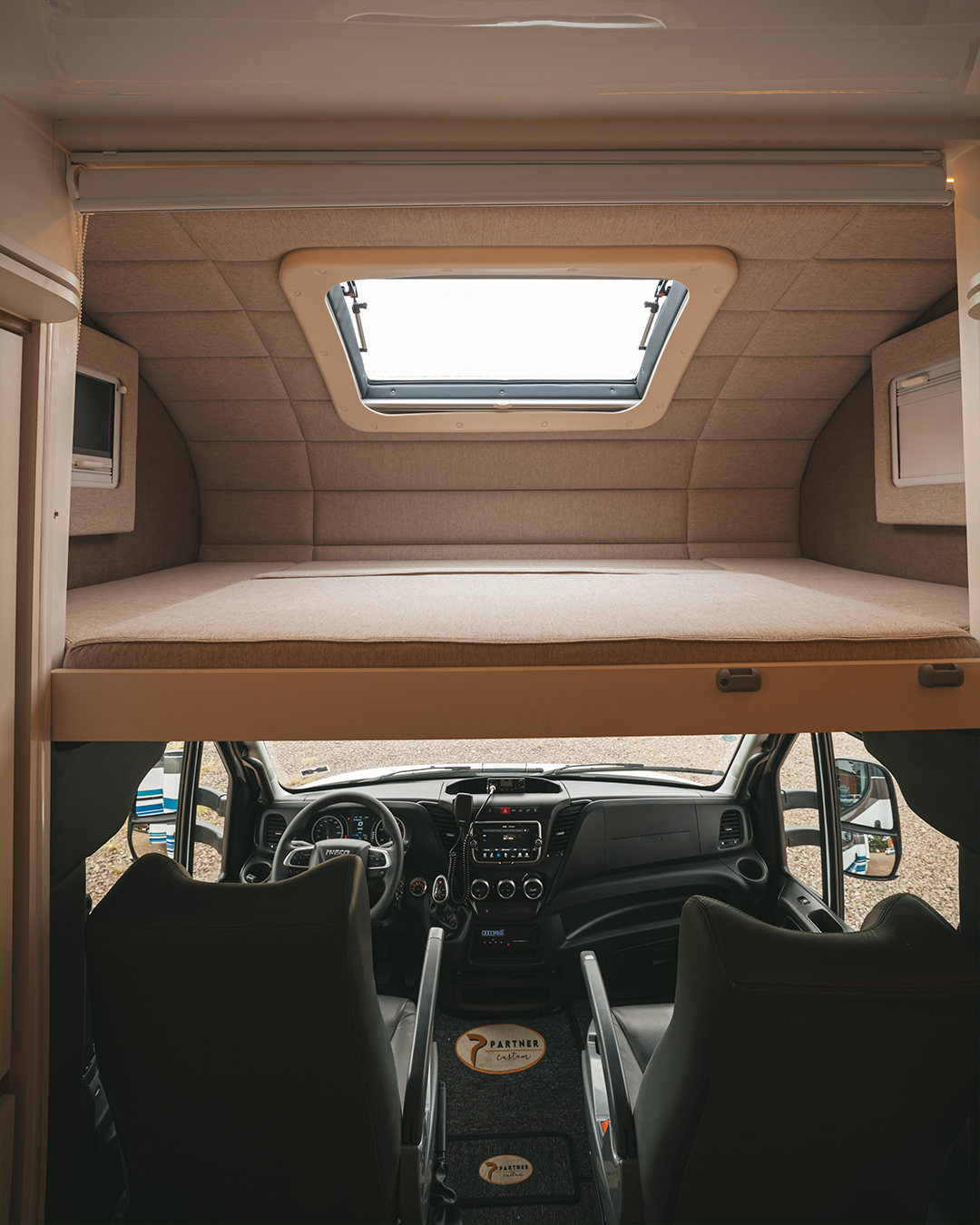 Confident 8.7 - Internal 31