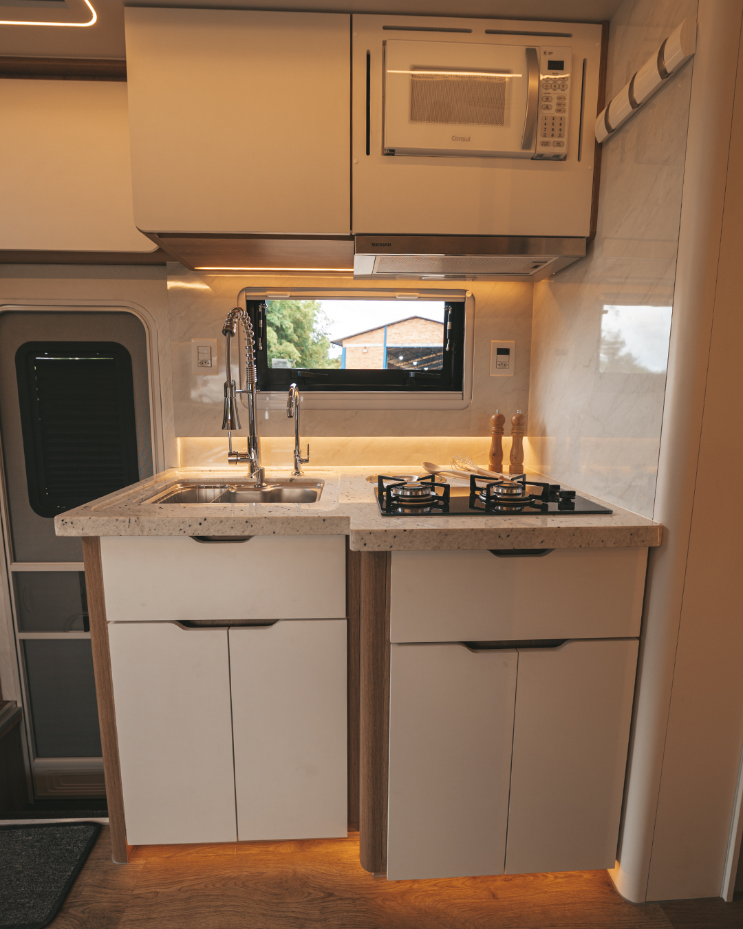 Confident 8.7 - Internal 33