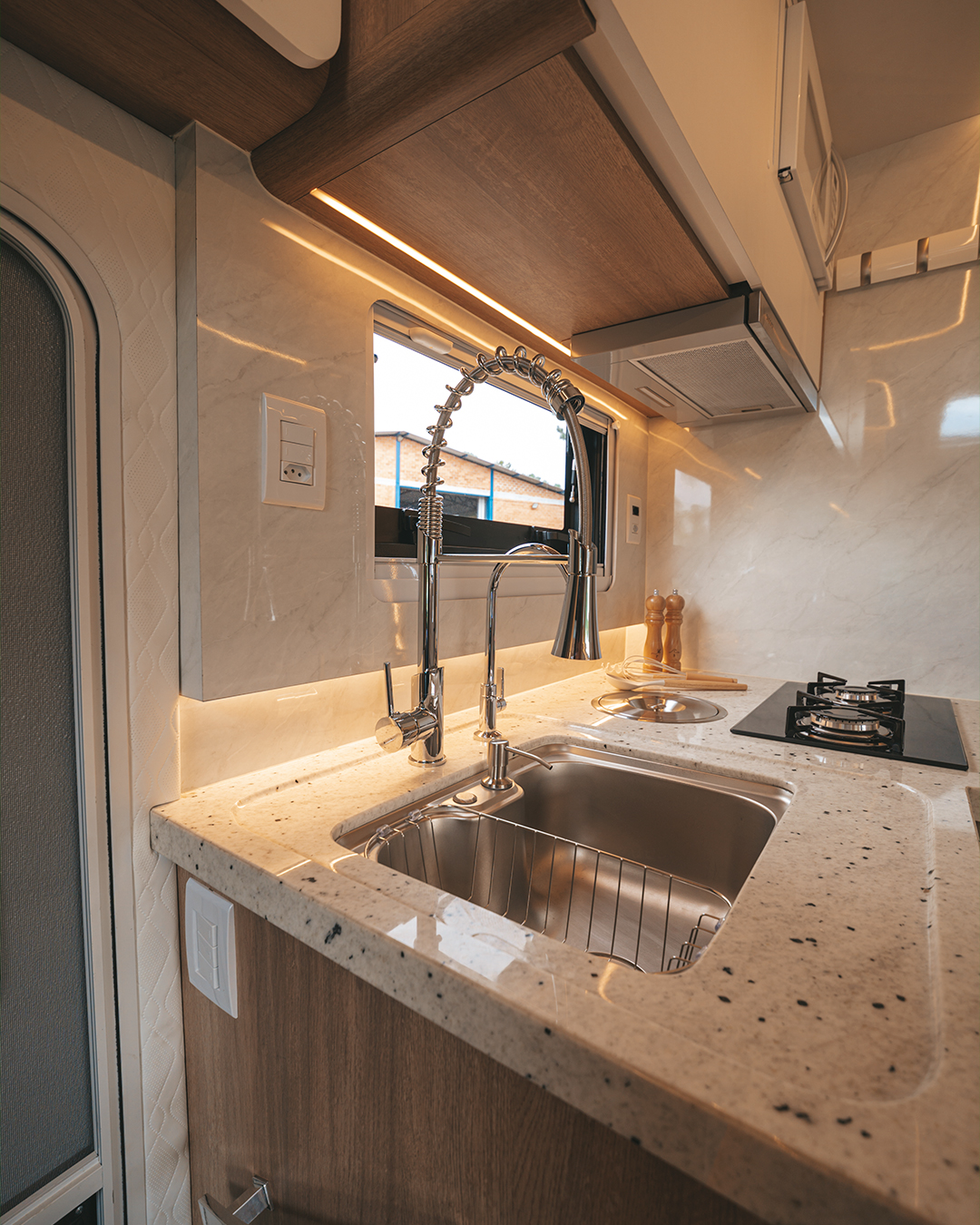 Confident 8.7 - Internal 34