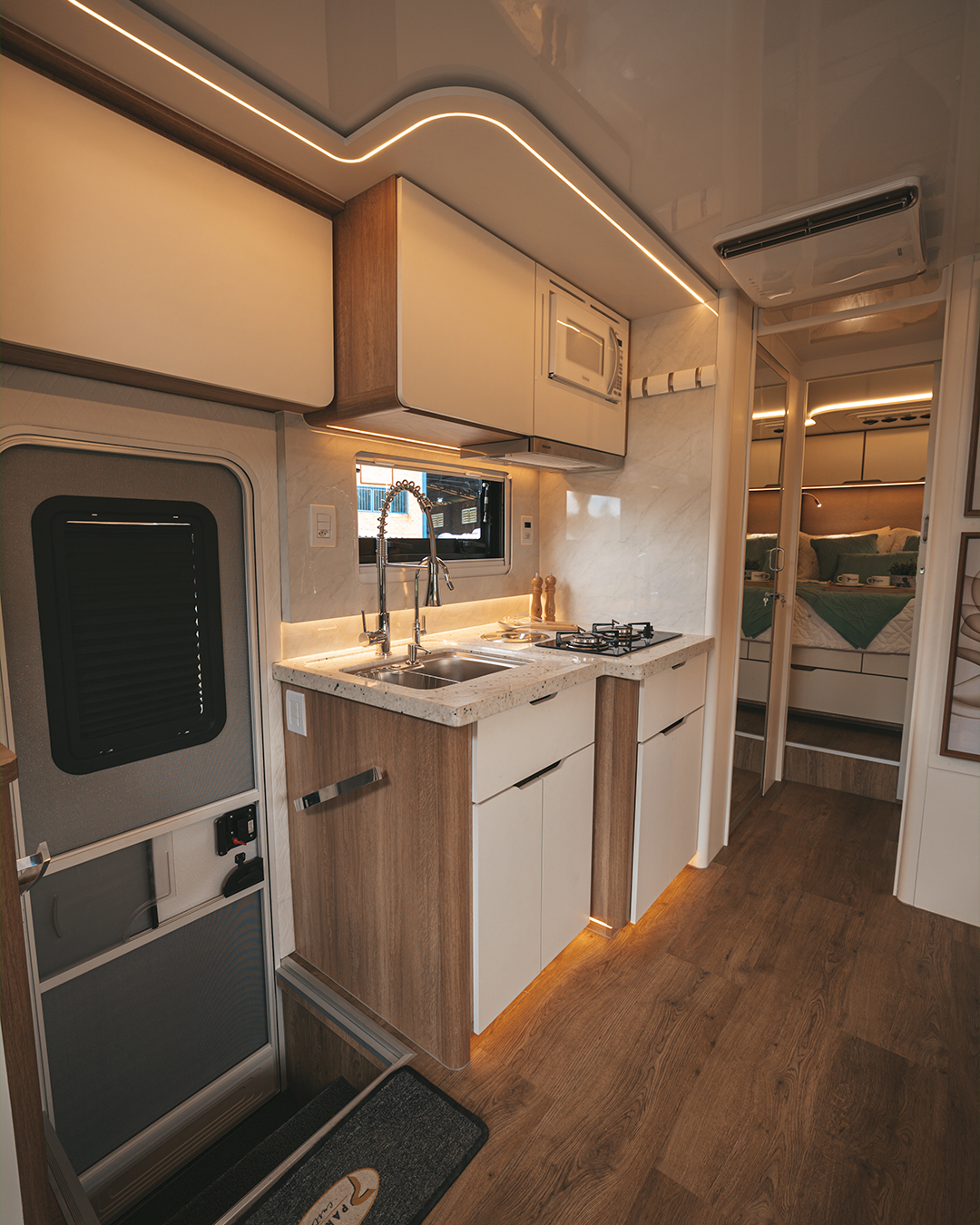 Confident 8.7 - Internal 35