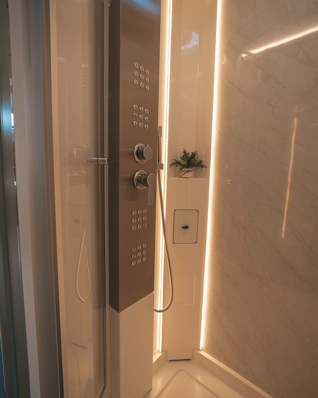 Confident 8.7 - Internal 41