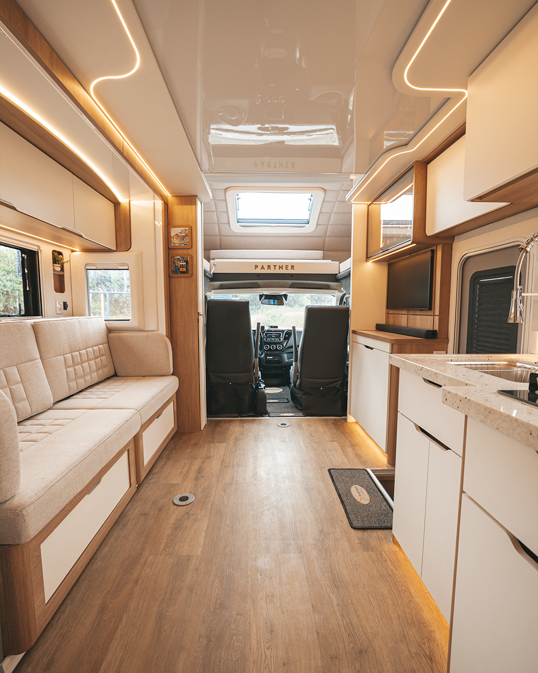 Confident 8.7 - Internal 54