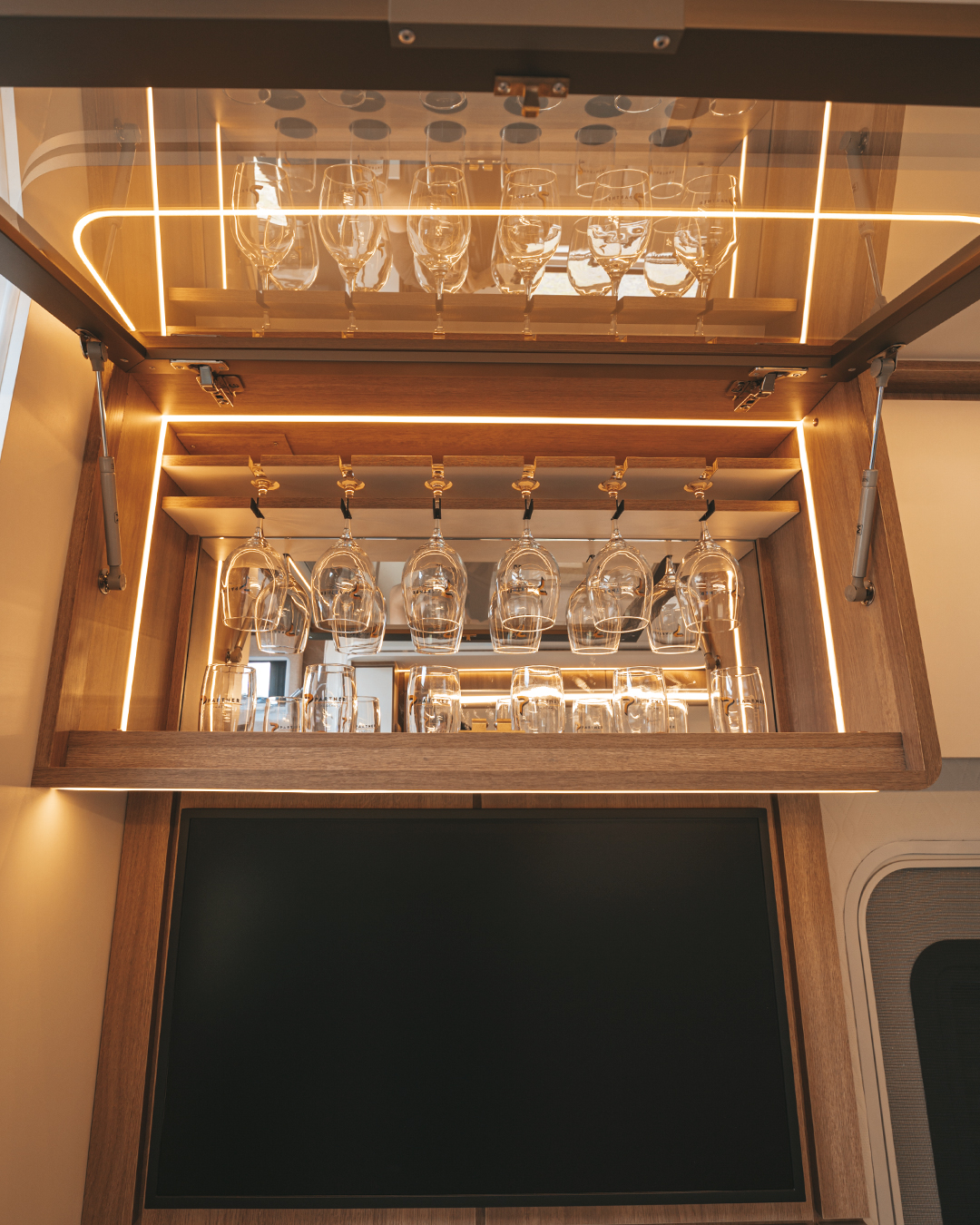 Confident 8.7 - Internal 63